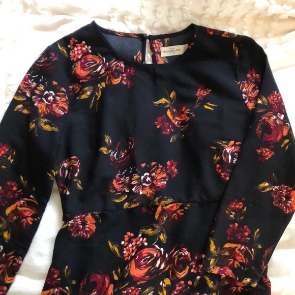 Perfect fall dress - Picture 3 of 5